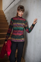 Bunt gemusterter Pullover mit Zickzackdesign in mehreren Farbtönen aus der Kollektion Shirts & Blusen.