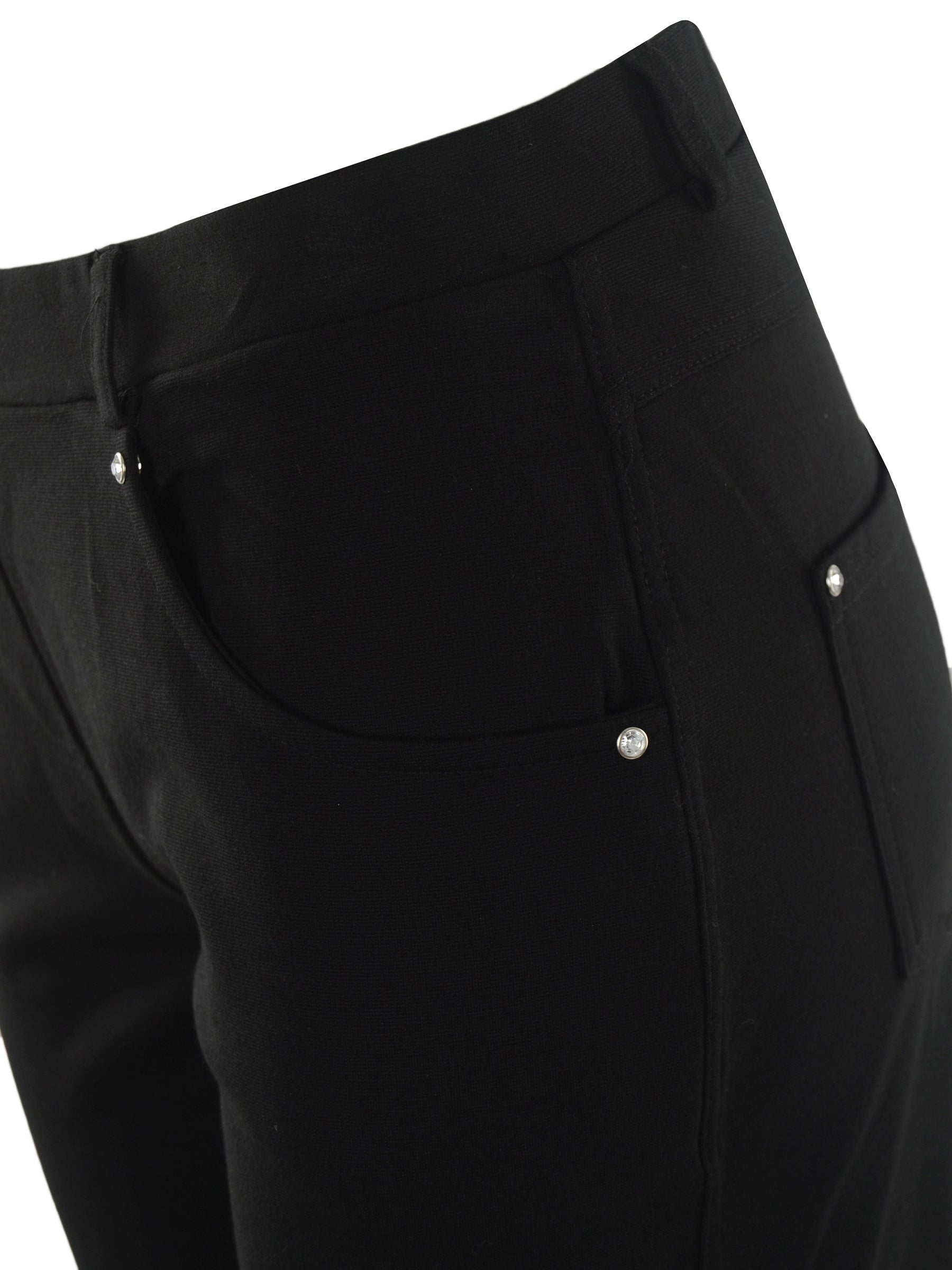 Schwarze five-pocket hose aus bi-stretch mit glattem stoff und silbernen knopfen für die joy of life