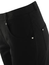 Schwarze five-pocket hose bi-stretch mit glattem stoff und dezenten silberfarbenen knöpfen für die joy of life