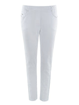 Weiße schlanke five-pocket hose bi-stretch mit dezenten seitentaschen und silbernen knopfen für die joy of life