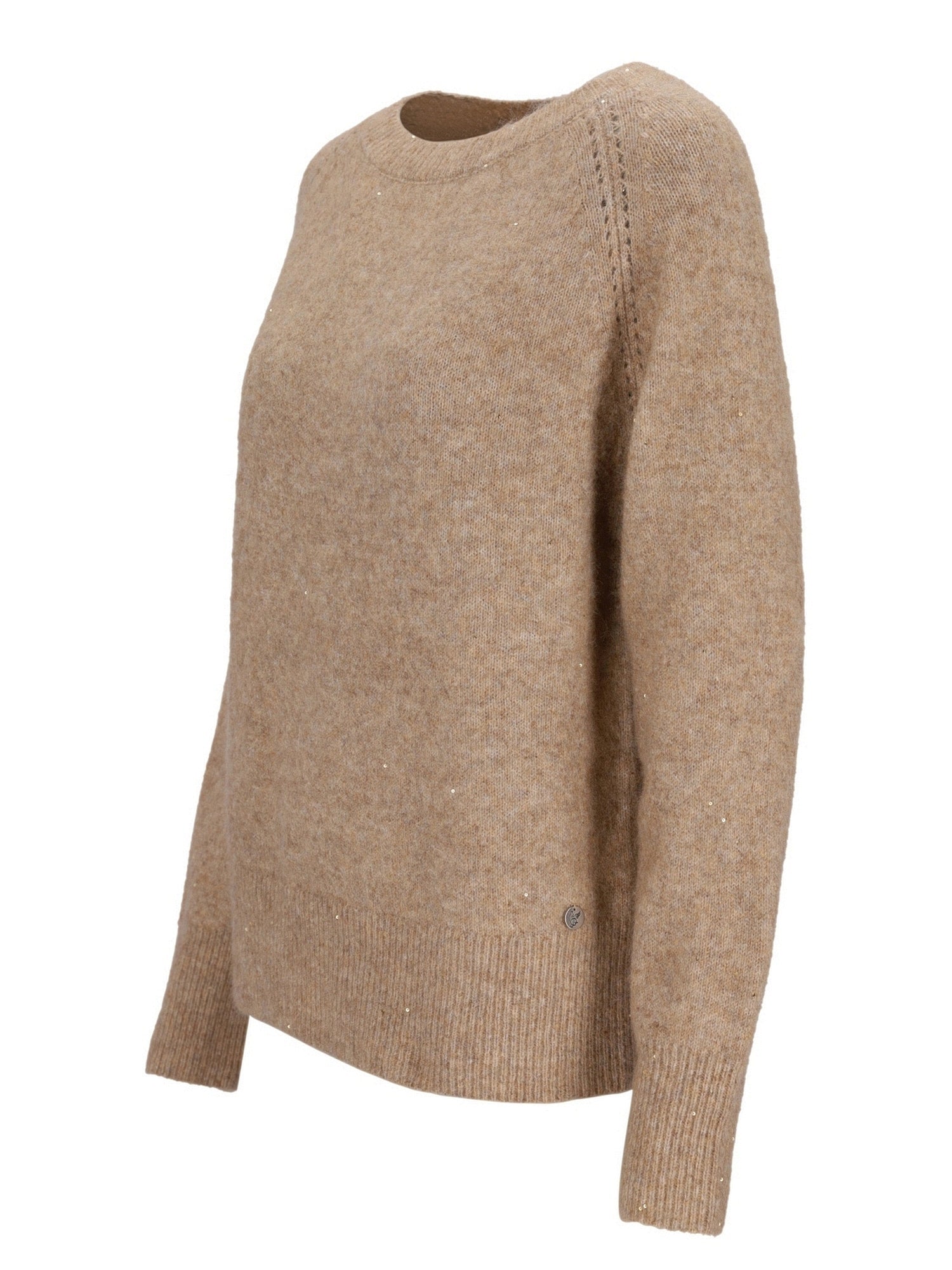 Beige Stricksweater mit langen Ärmeln und rundem Ausschnitt.