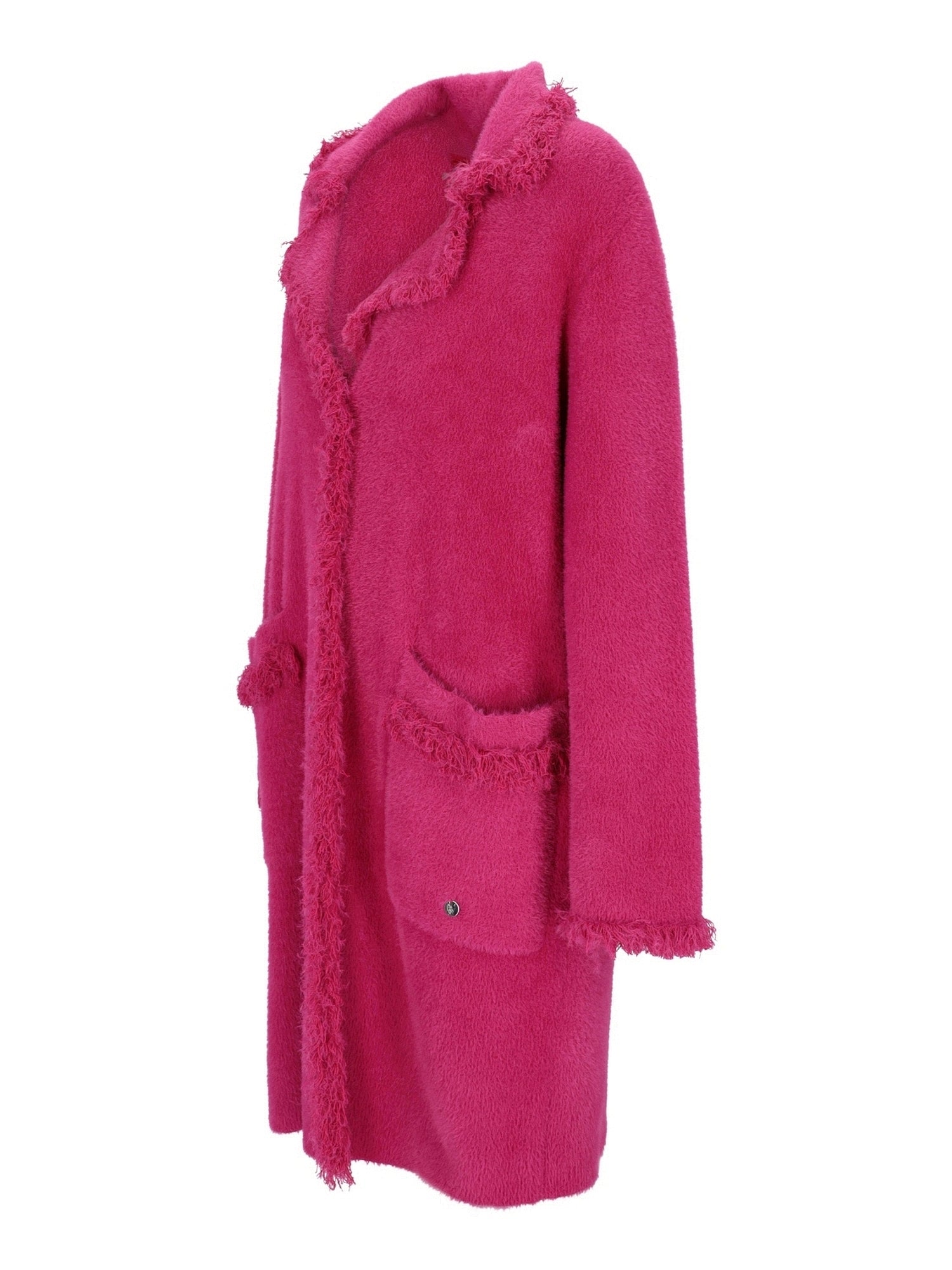 Fuchsia-rosa Wollmantel mit ausgefransten Rändern und Taschen.