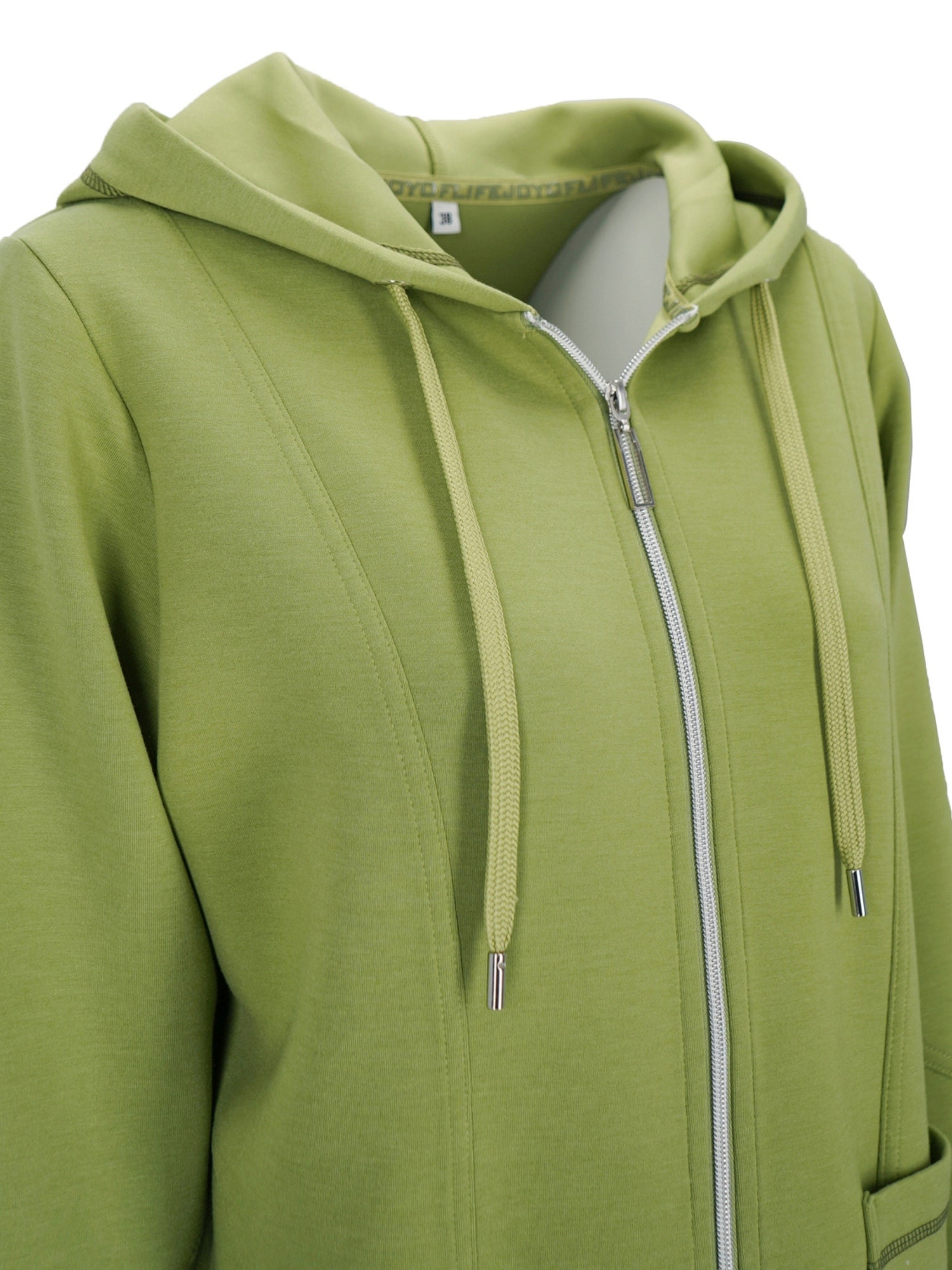 Grüner Reißverschluss-Hoodie mit Kordelzugkapuze und Taschen.