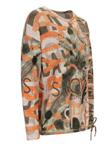 Orangefarbener und grüner Tarnmuster-Langarmhemd mit Kordelbund.