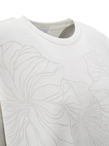 Weißes T-Shirt mit Blumenmuster, Rundhals und kurzen Ärmeln.