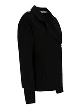 Schwarze asymmetrische Reißverschlussjacke mit hohem Kragen und langen Ärmeln.