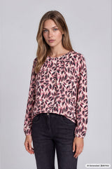 Bluse blütenprint mit rosa und schwarzen blättermuster und lockerem, langärmeligen schnitt