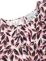Damenbluse blütenprint mit pink schwarz gemustertem blattmotiv auf cremefarbenem stoff und rundhalsausschnitt von joy of life