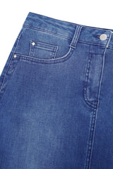 Mid-wash blaue jeansrock 5-pocket aus denim mit klassischem fünf-taschen-design und silberfarbener knopfverschluss