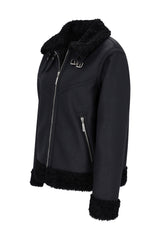 Schwarze bomberjacke mit lammfelloptik, silbernen reißverschlüssen und verstellbaren schulterriemen