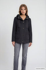 Jacke mit Kapuze
