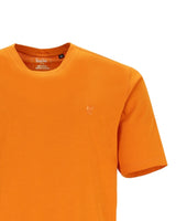 Orangefarbenes T-Shirt mit Rundhalsausschnitt.