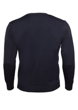 Schwarzer langärmeliger Pullover mit Rundhalsausschnitt.