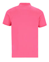 Rosa T-Shirt im Polo-Stil.