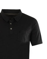 Schwarzes Poloshirt mit kurzen Ärmeln und Knopfleiste.