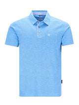 Hellblaues Kurzarm-Poloshirt allover bedruckt in Stay Fresh Qualität mit weißem Logo