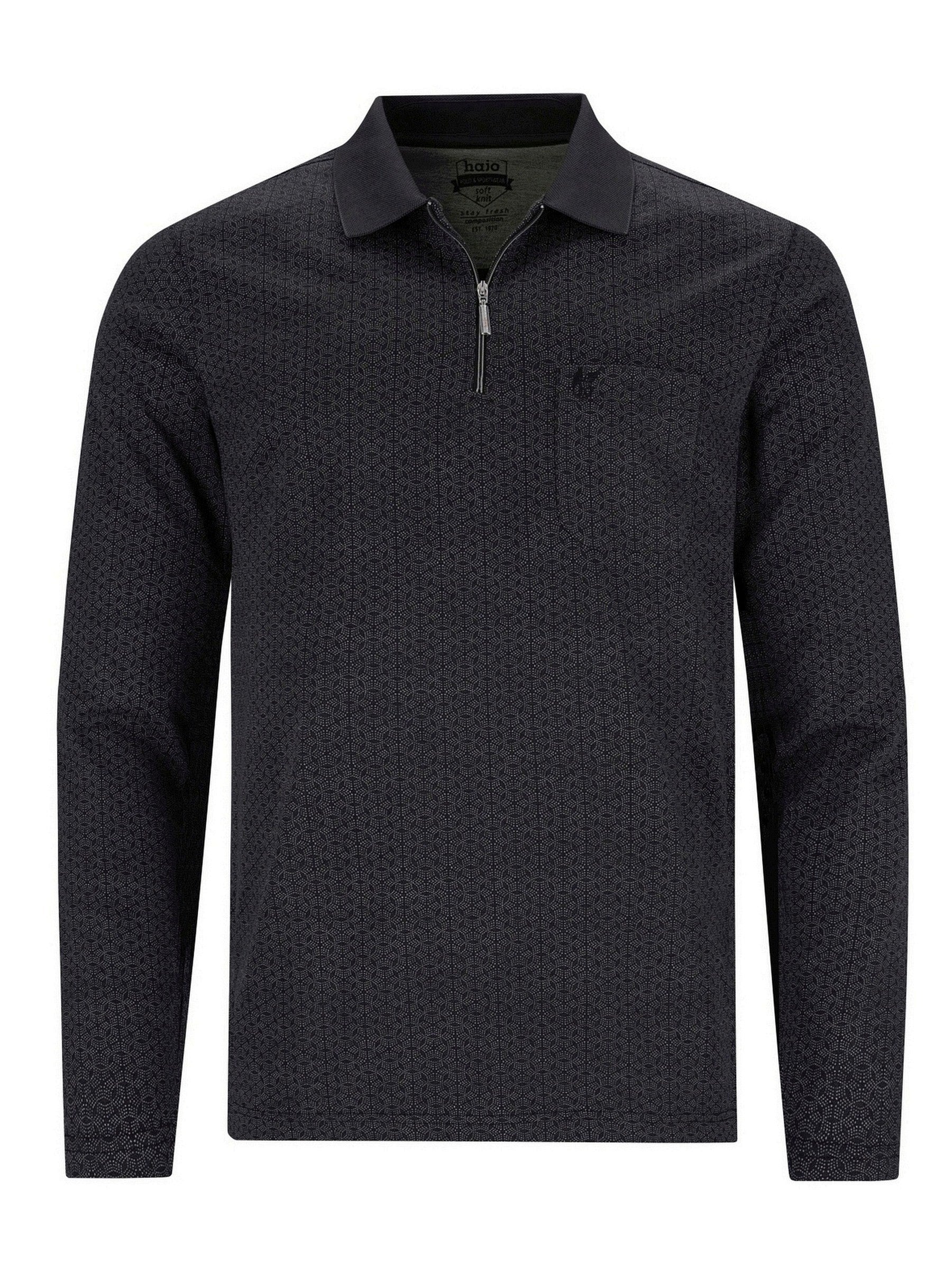 Schwarzes und graues gemustertes Reißverschluss-Poloshirt mit Logo auf der Brust.