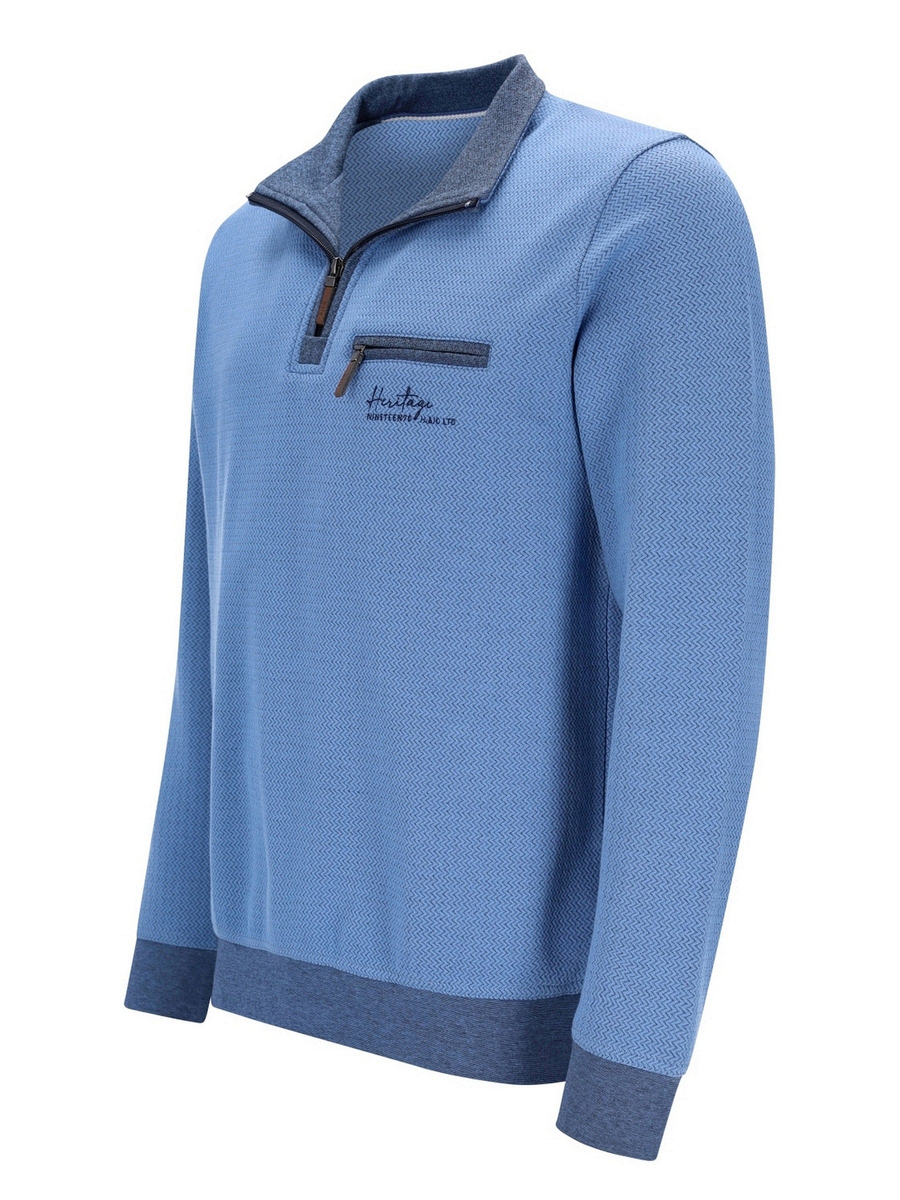 Blauer, strukturiertes Viertel-Reißverschluss-Pullover mit Kontrastkragen und - Manschetten, mit Logo auf der linken Brust.