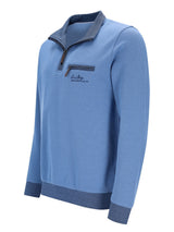 Blauer, strukturiertes Viertel-Reißverschluss-Pullover mit Kontrastkragen und - Manschetten, mit Logo auf der linken Brust.
