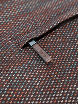 Stehkragen-sweatshirt in braun mit strukturierter textur und dezenten orange, teal, weißen spots in stay fresh qualität