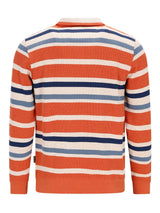 Orange- und blau gestreiftes Poloshirt mit weißem Kragen.