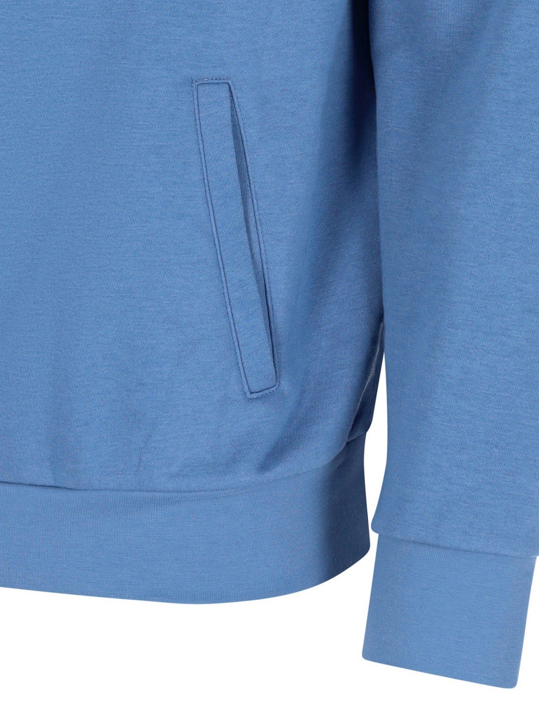 Hellblaues Hoodie mit Tasche und gerippten Bündchen, wahrscheinlich aus Baumwolle oder Polyester-Mischung gefertigt.