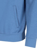Hellblaues Hoodie mit Tasche und gerippten Bündchen, wahrscheinlich aus Baumwolle oder Polyester-Mischung gefertigt.