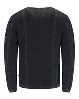 Dunkelgrauer langärmeliger Herrenpullover aus Waffelstrick mit gerippten Abschlüssen.