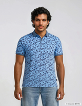 Blaues poloshirt mit floralem alloverdruck und stay fresh-qualität von hajo mode mit dunkelblauen blattmotiven