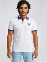 Weißes pikee-polo mit dezenter bruststickerei navyblauem kragen und stay fresh-qualität von hajo mode