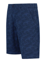Elastische Bermudashort allover bedruckt in dunklem Blau mit dezentem Blumenmuster