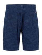 Elastische Bermudashort allover bedruckt in Dunkelblau mit dezentem Palmenmuster