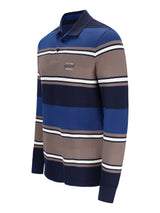 Blaue und braune gestreifte rugbyshirt in herringbone-optik mit garngefärbtem streifenverlauf und weißen akzenten