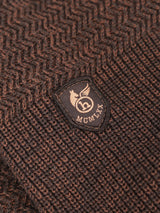 Dunkelbraune strickjacke mit blousonkragen aus strukturmix mit schwarzem patch und goldstickerei adler mcmxvi