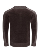 Dunkelbraune chenille-strickjacke mit troyerkragen und kontrastierenden hellgrauen senkrechten streifen an den ärmeln