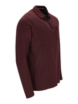 Maroon jacquard-polo-shirt mit flachstrickkragen und reißverschluss in strukturiertem muster und schwarzem innenkragen