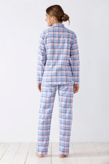 Blau und rosa kariertes Pyjama-Set für Damen.