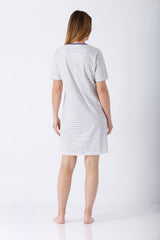 Damen Sleepshirt Premium Cotton: weißes Nachthemd mit navy Streifen und Borte