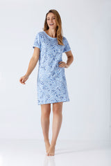 Damen Sleepshirt Premium Cotton: hellblaues Nachthemd mit Blumenmuster