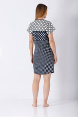 Damen Sleepshirt Premium Cotton: Marineblau-weiße Polka-Punkte-Nachthemd mit Streifen an Schultern