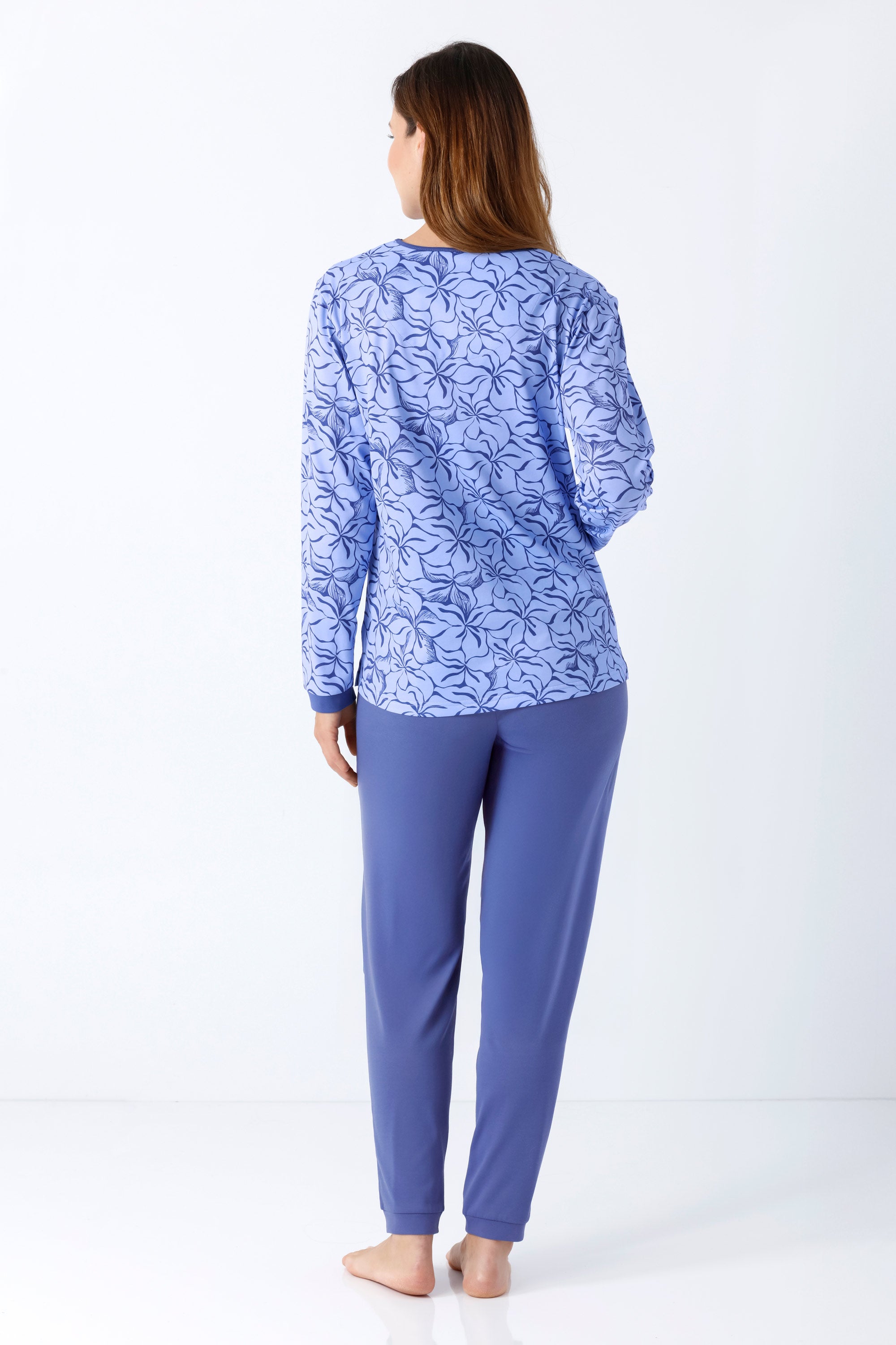 Damen schlafanzug mit bündchen klima komfort das original blau floral gemustert langarmshirt und einfarbige hose