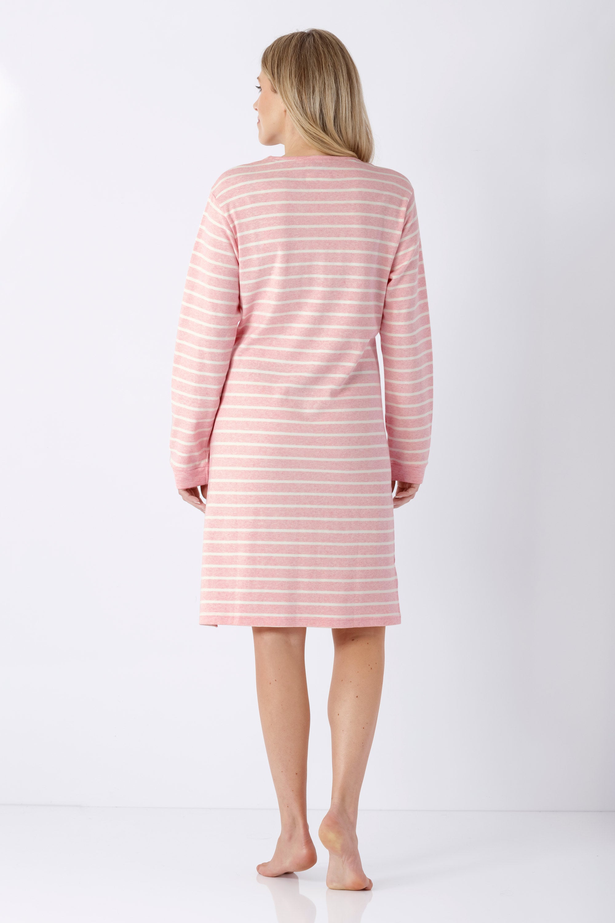 Damen nachthemd mit bündchen 100 cm aus premium baumwolle in rosa und weiß gestreift mit langem arm