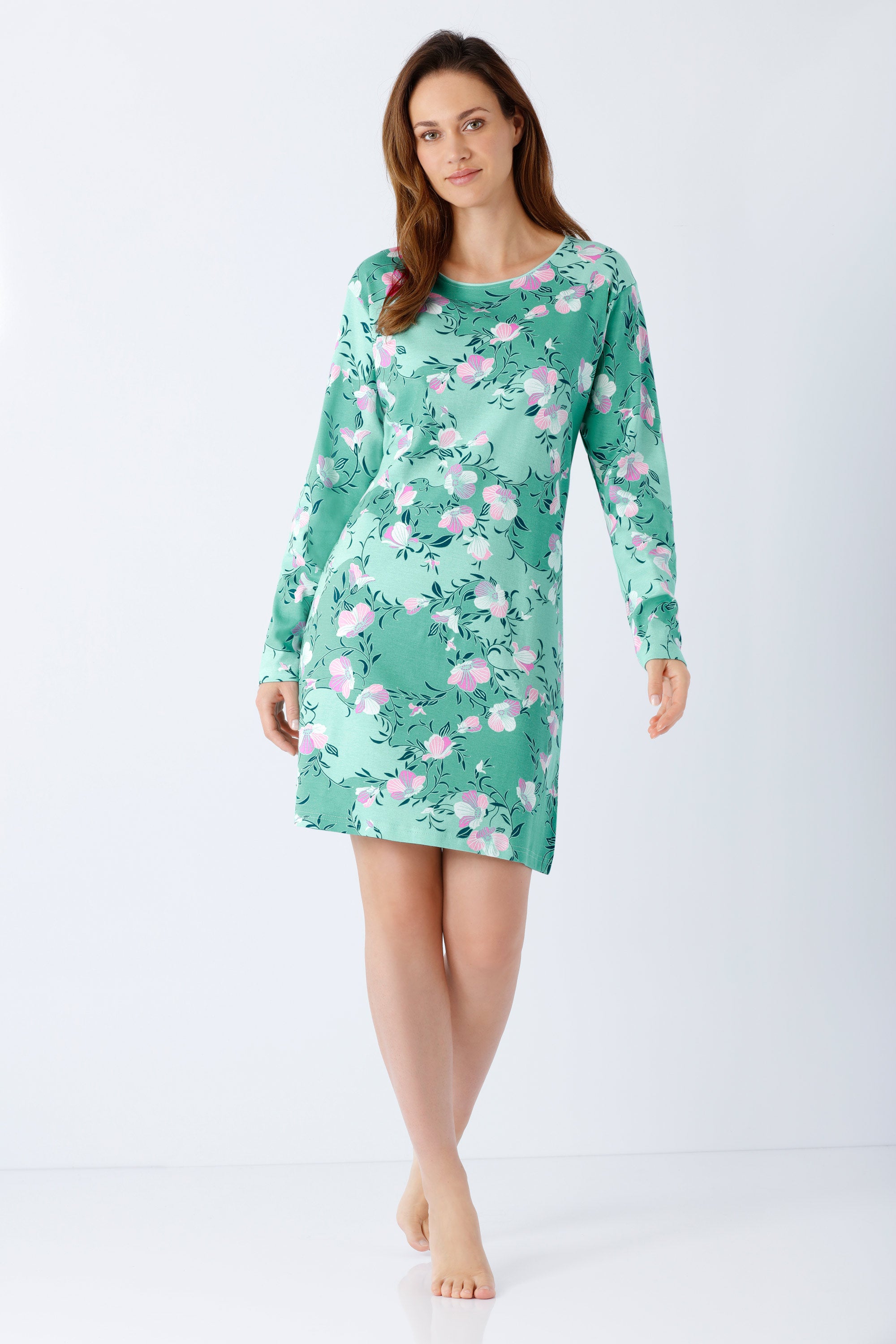 Damen sleepshirt 95 cm in minzgrün mit floralem muster aus premium baumwolle und tencel modal langärmelig
