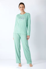 Damen schlafanzug premium cotton in mintgrün mit langen ärmeln, dezenten punkten und funkelndem kiss-aufdruck