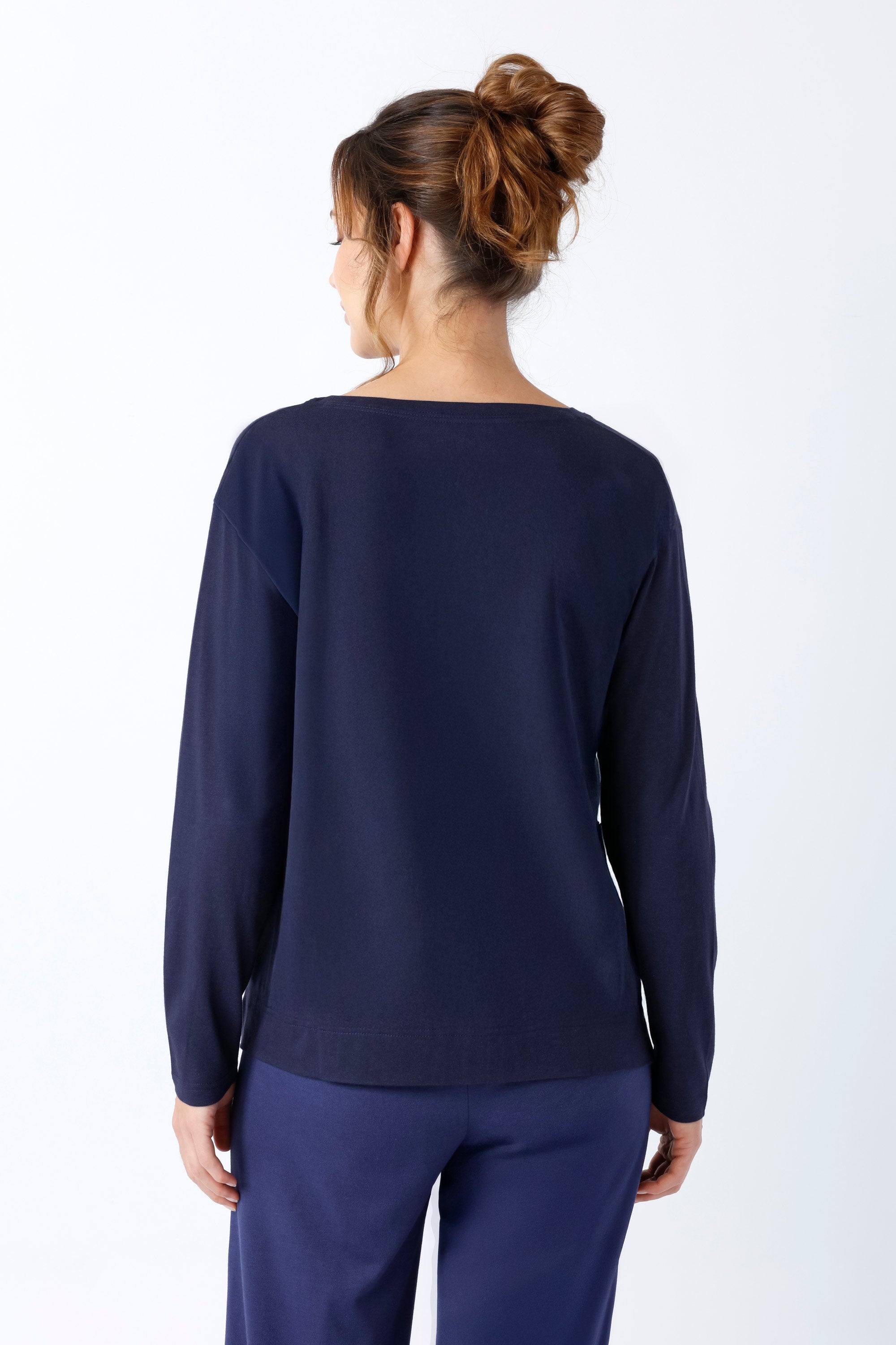 Damen shirt mio x mia navyblau mit rundhalsausschnitt aus premium baumwolle und tencel modal in fließendem stoff