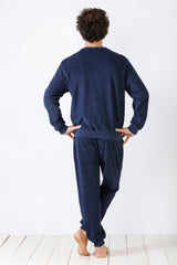 Marineblaues langärmeliges Pyjama-Set mit Struktur für Männer.