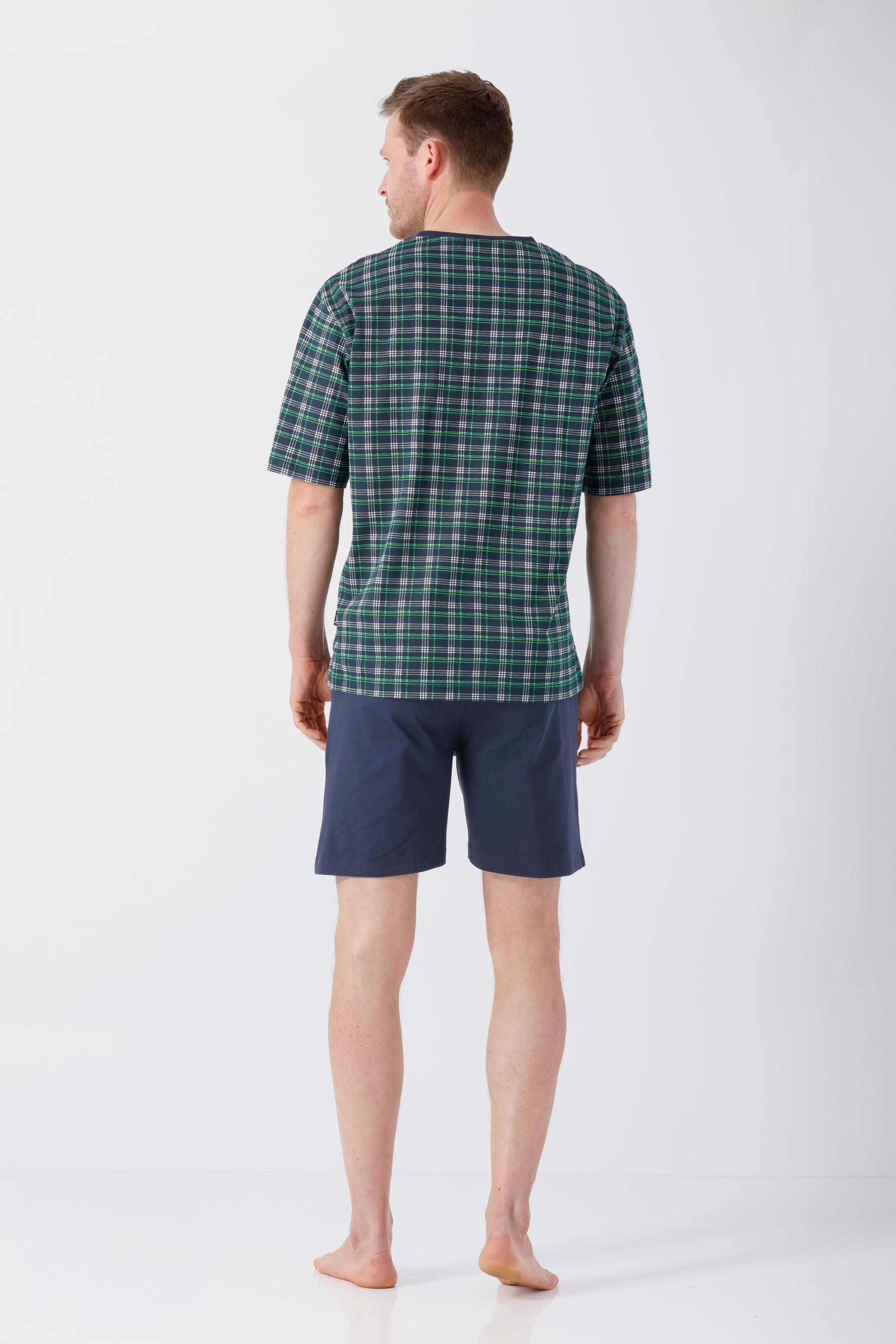 Herren Schlafanzug Shorty Premium Cotton: grün-weißer Karo-Shorty-Top mit marineblauen Shorts