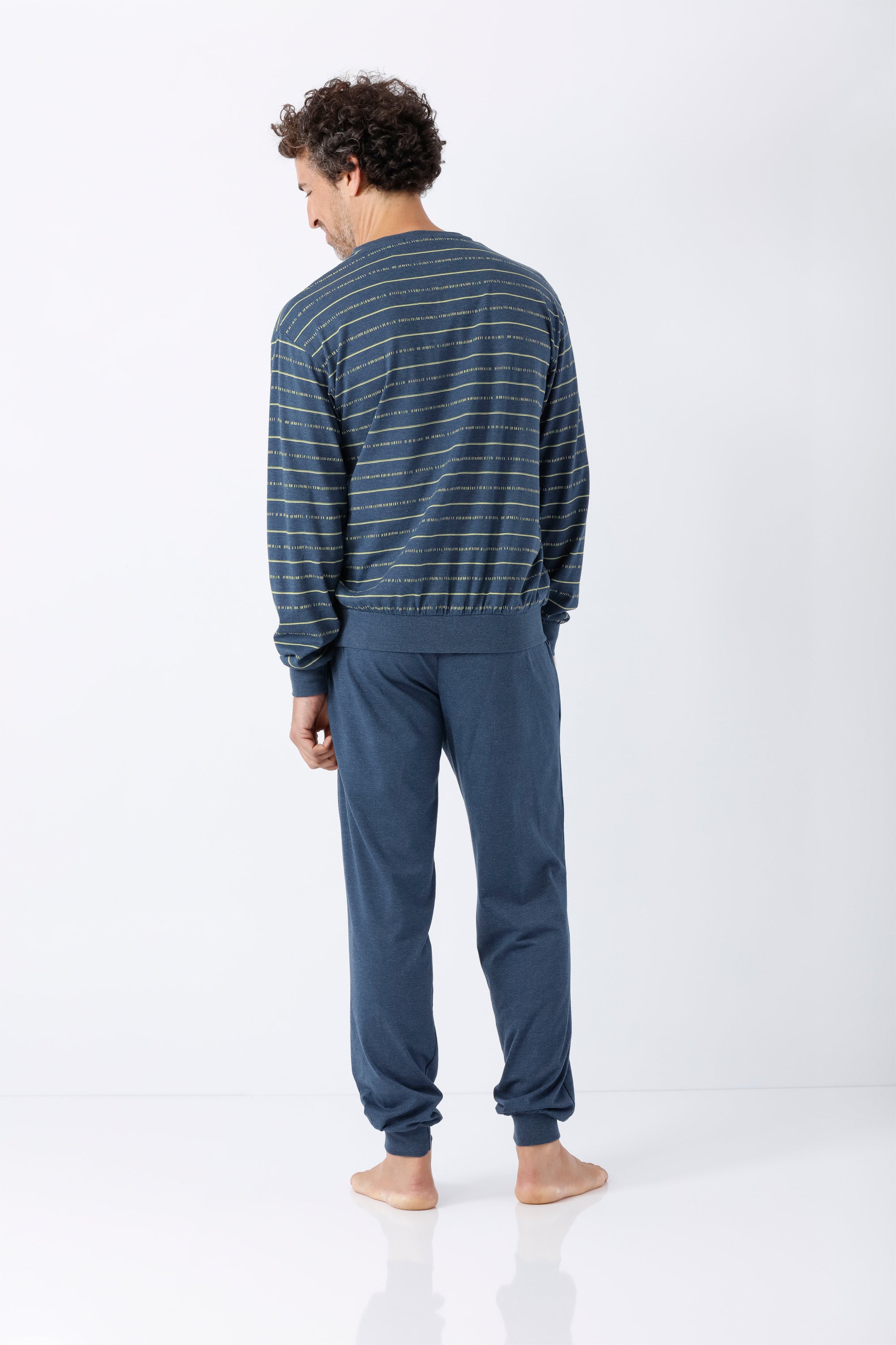 Navyblauer herren schlafanzug mit bündchen klima-light® aus gestreiftem longsleeve und passenden joggerhosen