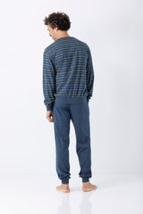 Navyblauer herren schlafanzug mit bündchen klima-light® aus gestreiftem longsleeve und passenden joggerhosen