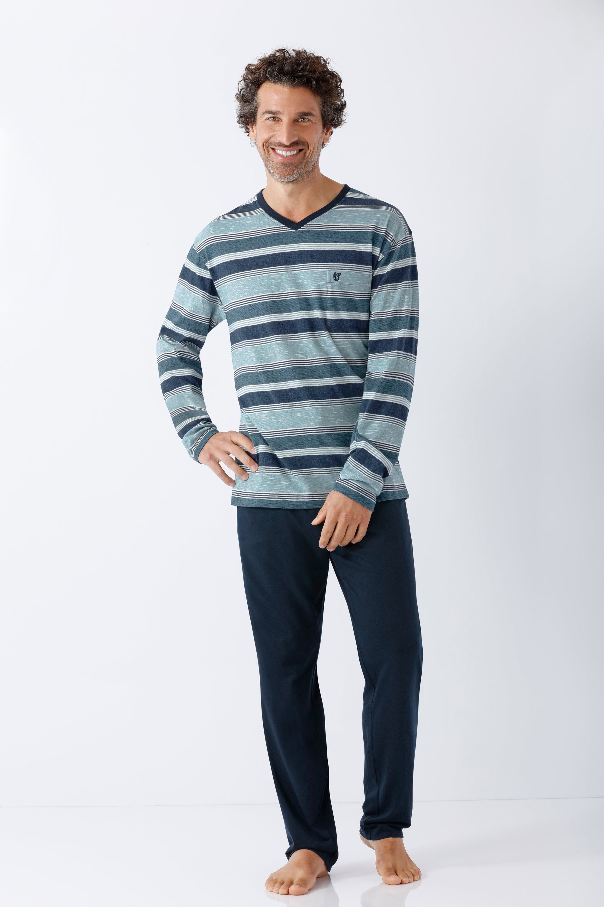 Herren schlafanzug premium cotton langärmliges gestreiftes oberteil in petrol und marine mit v-ausschnitt aus baumwolle